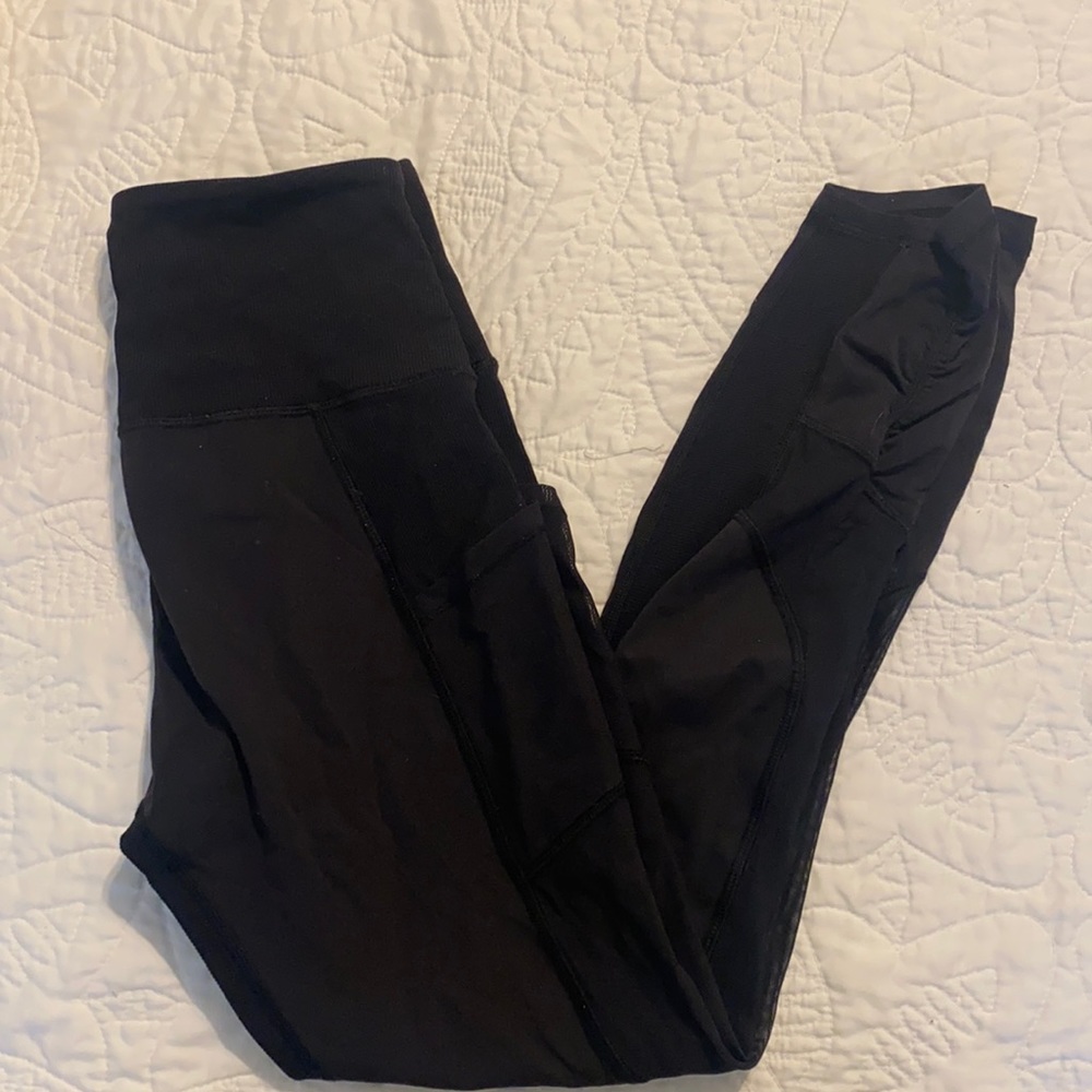 Mesh legging with pocket